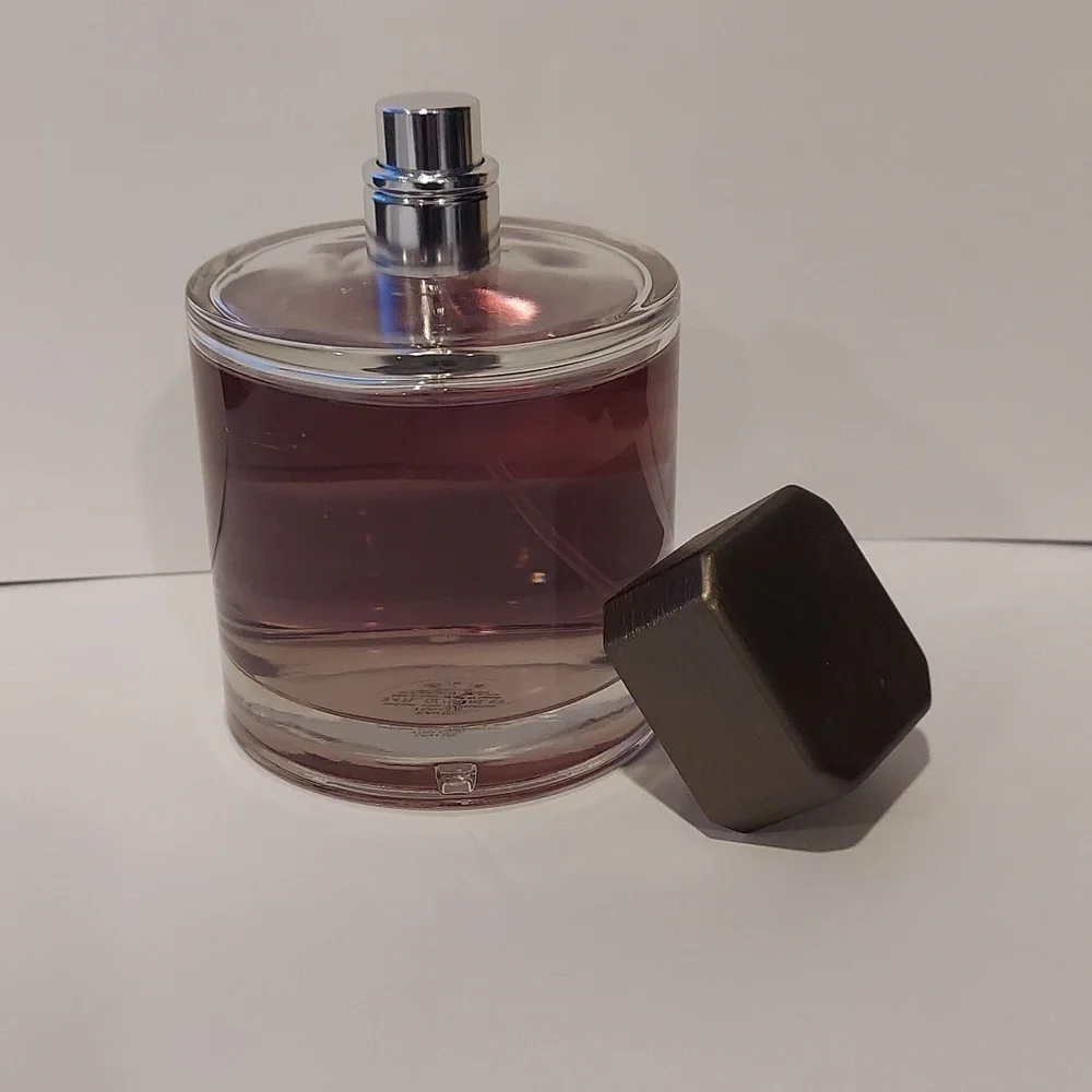 GUESS - Picture 3 of 3